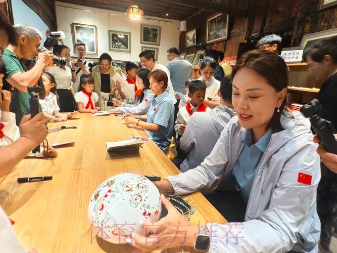 奥运冠军边疆行志愿服务活动走进红河 奥运冠军边疆行志愿服务活动走进红河